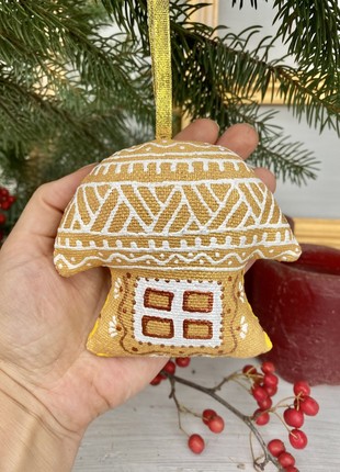 Christmas tree toy golden ukrainian house