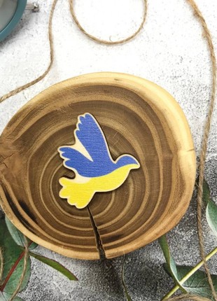 Ukraine's Flag Wooden Dove Pin: Symbol of Peace and Patriotism