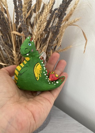 Sculptural souvenir "Dragon with a bird"