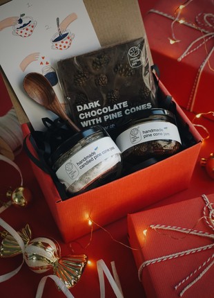 Pine cone Gift set, The set includes pine cone jam, pine cone candied, pine cone chocolate and a spoon