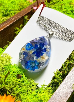 Pendants with flowers