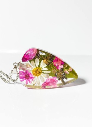 Pendants with flowers