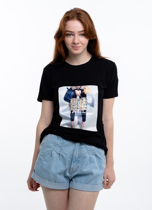 Stylish t-shirt with appliqué