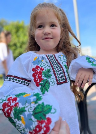 Vyshyvanka for a girl Piccolo Marichka