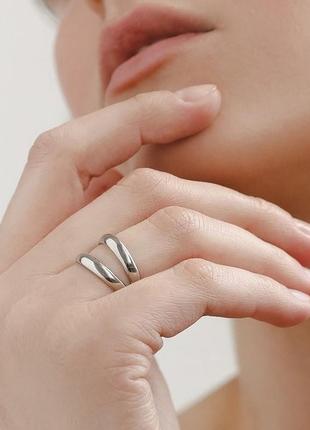 Two volumetric lines ring