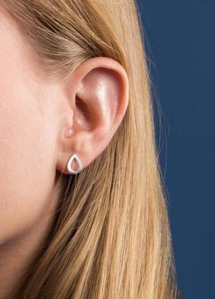Drop earrings