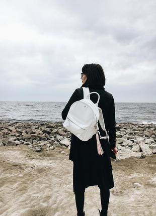 Leather backpack / white1 photo