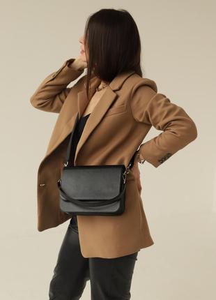 Basic bag made of genuine leather