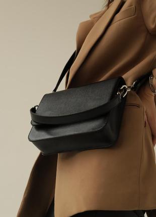 Basic bag made of genuine leather4 photo