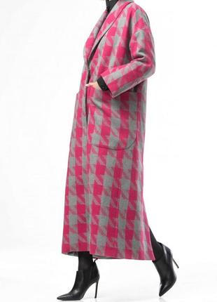 Coat with large grey-pink houndstooth print 500202 a LOT