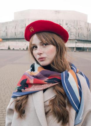 Red woolen beret with gold decor2 photo