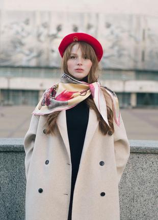 Red woolen beret with gold decor5 photo