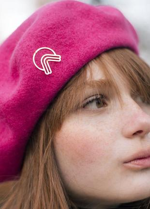 Woolen beret with gold decor in fuchsia6 photo