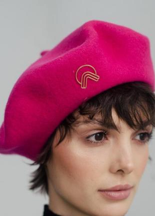 Woolen beret with gold decor in fuchsia3 photo