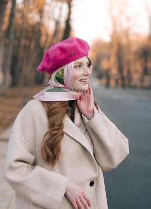 Woolen beret with gold decor in fuchsia8 photo