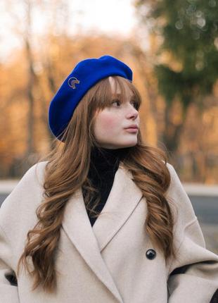 Electric blue woolen beret with gold decor1 photo
