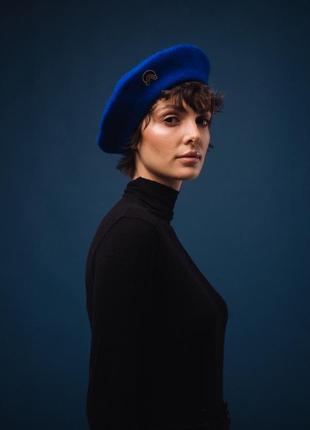 Electric blue woolen beret with gold decor4 photo