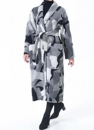 Winter gray coat with a geometric print 500252 aLOT1 photo