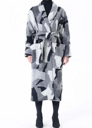 Winter gray coat with a geometric print 500252 aLOT2 photo