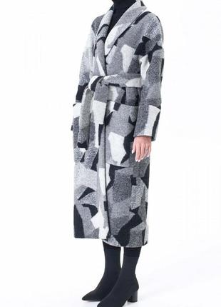 Winter gray coat with a geometric print 500252 aLOT3 photo
