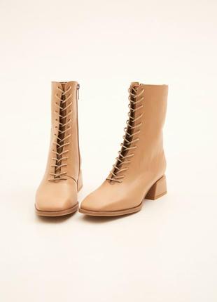 Elegant meed-heel ankle boots