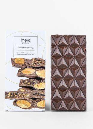 Milk chocolate (38%) with almonds and figs, 100g