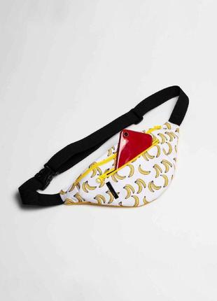White bum bag with bananas3 photo