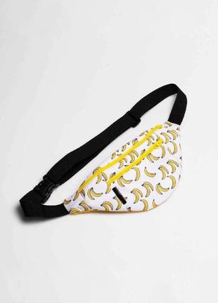White bum bag with bananas