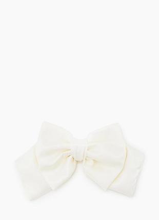 Big white luxury bow hair accessory from My Scarf6 photo