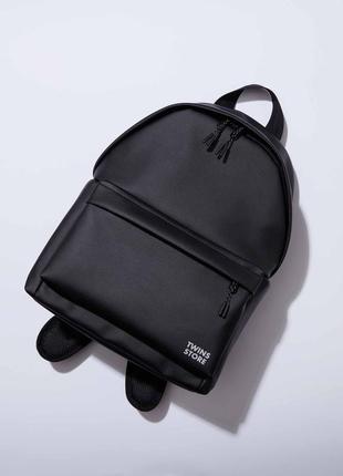 Black backpack "Bigger"1 photo