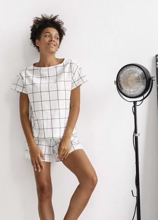 WOMEN'S PAJAMA WITH SHORTS GRIDDED WHITE1 photo