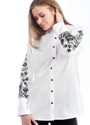 Woman's blouse with embroidery 486-20/09