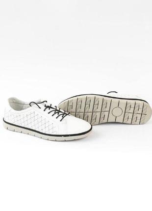 White men's shoes made of genuine leather. choose summer white men's sneakers Kadar 3593 photo