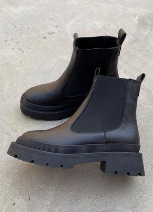 Classic leather chelsea boots