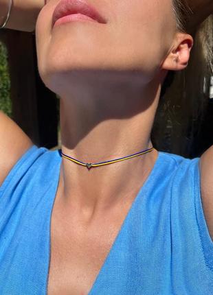 Necklace WITH A BLUE-YELLOW THREAD AND A WHITE GOLD 14K HEART2 photo