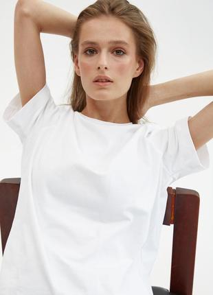 WHITE BASIC WOMAN T-SHIRT | COTTON 230 GSM | Relaxed-fit & Regular-fit classic t-shirt3 photo