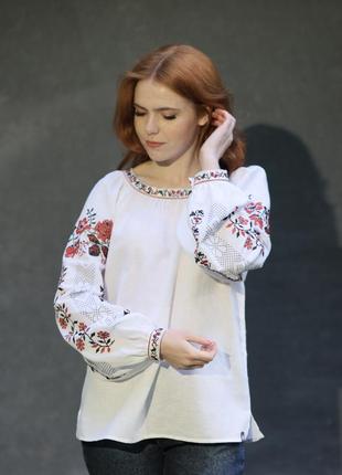 Women's embroidered blouse "Donnechyna"1 photo