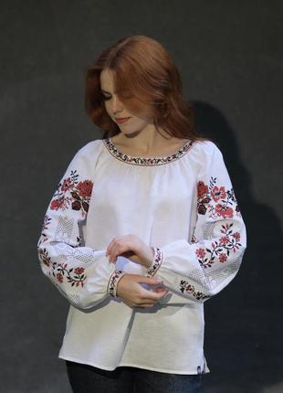 Women's embroidered blouse "Donnechyna"2 photo