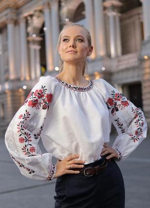 Women's embroidered blouse "Donnechyna"7 photo
