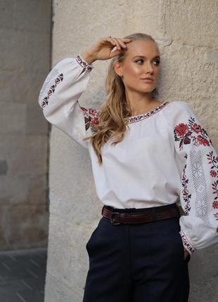 Women's embroidered blouse "Donnechyna"8 photo