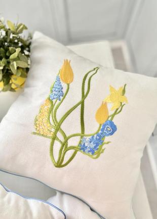Decorative pillowcase with Ukrainian patriotic embroidery 45 x 45 cm.4 photo