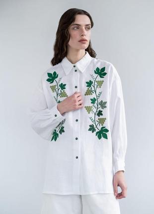 Linen shirt with embroidery Kvity U