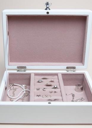 Women's wooden jewelry box4 photo