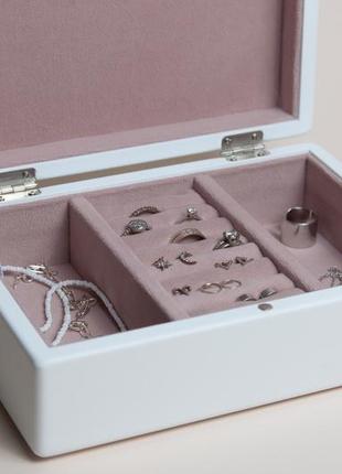 Women's wooden jewelry box8 photo