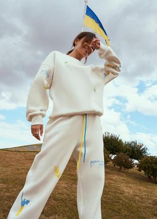 SWEATSHIRT IN A MILKY SHADE 'INDEPENDENT' GEPUR1 photo