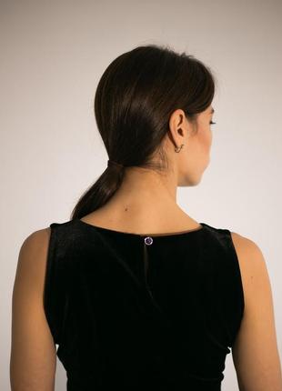 A classic velvet black dress with cut5 photo