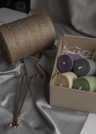 Set of 4 x 100% pure beeswax mini-candles 6,5 cm x 4,5 cm