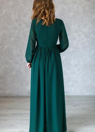 Formal closed dress with keyhole neckline | Emerald5 photo