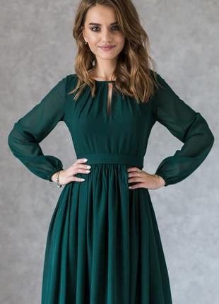 Formal closed dress with keyhole neckline | Emerald7 photo