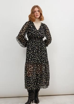 Black midi dress in white daisies print